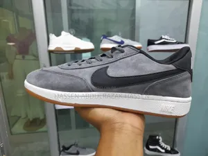 Nike SB FC Standard