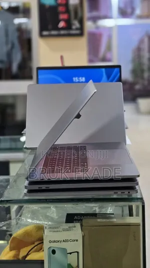 New Laptop Apple MacBook Pro 2017 16GB Intel Core i7 SSD 512GB