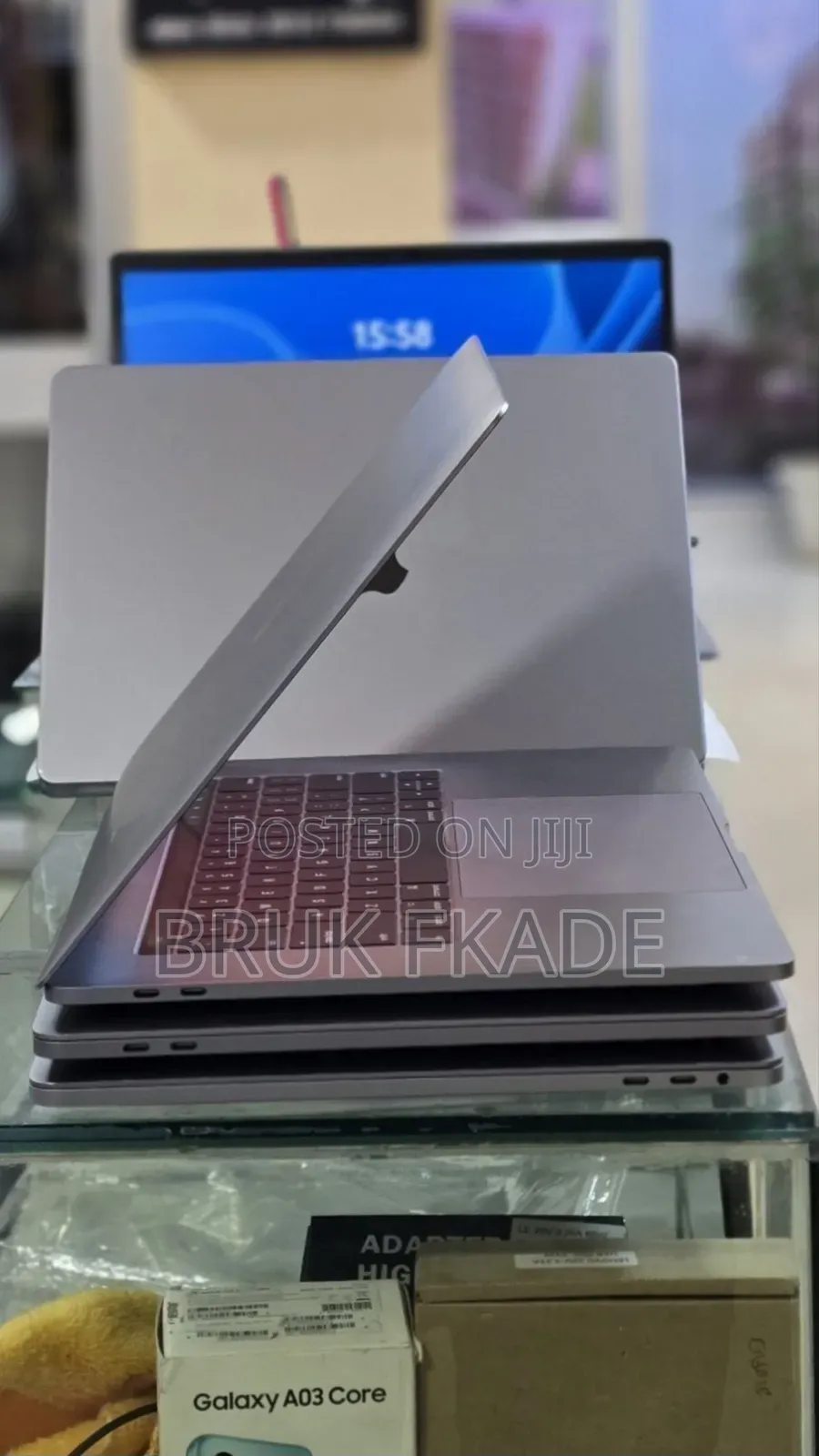 New Laptop Apple MacBook Air 2020 M1 8GB Apple M1 SSD 256GB
