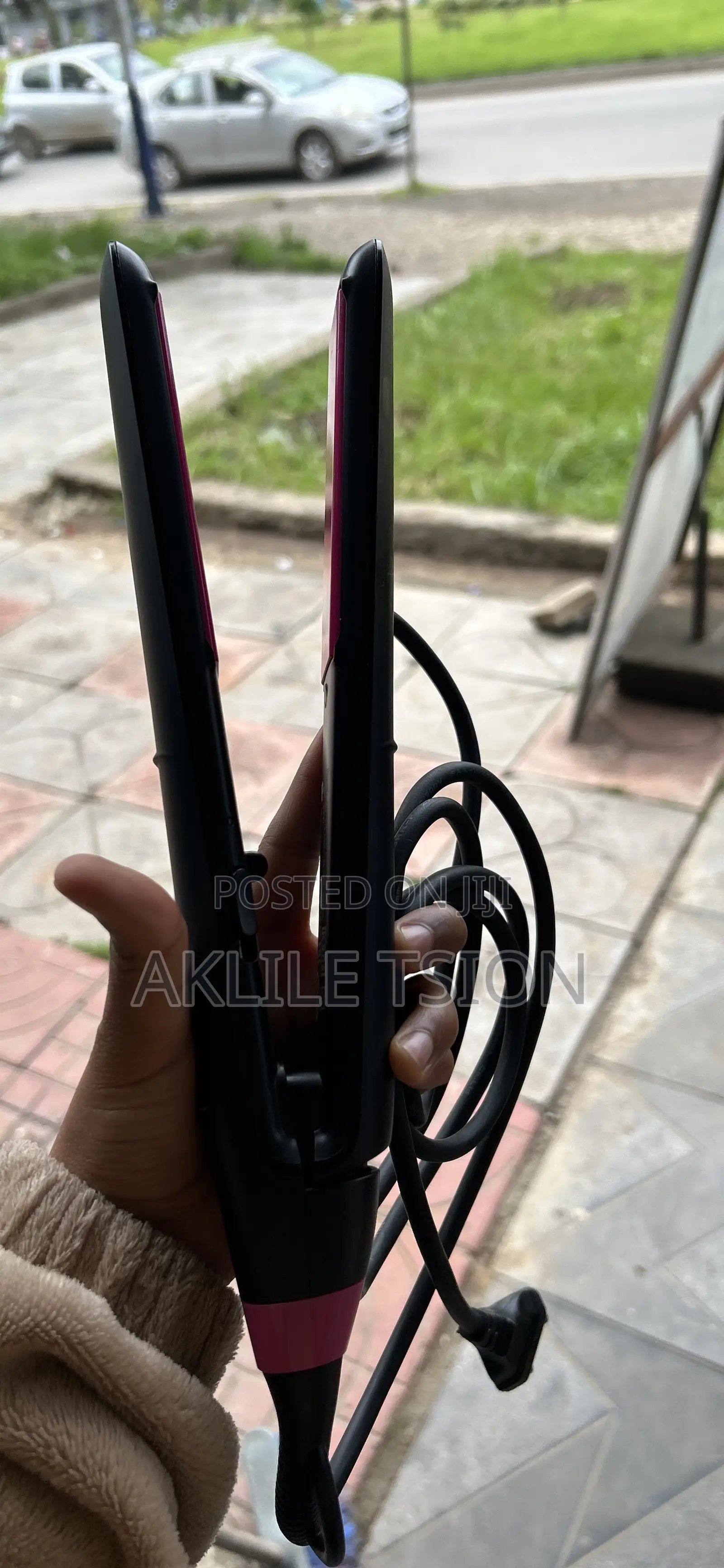 PHILIPS Hair Straightener