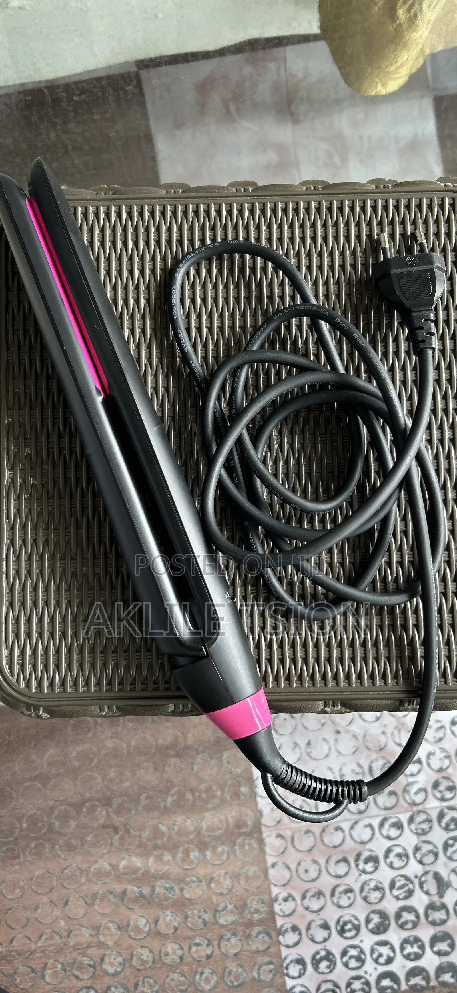 PHILIPS Hair Straightener