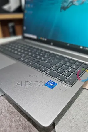 New Laptop HP ZBook Firefly G8 16GB Intel Core i7 SSD 1T
