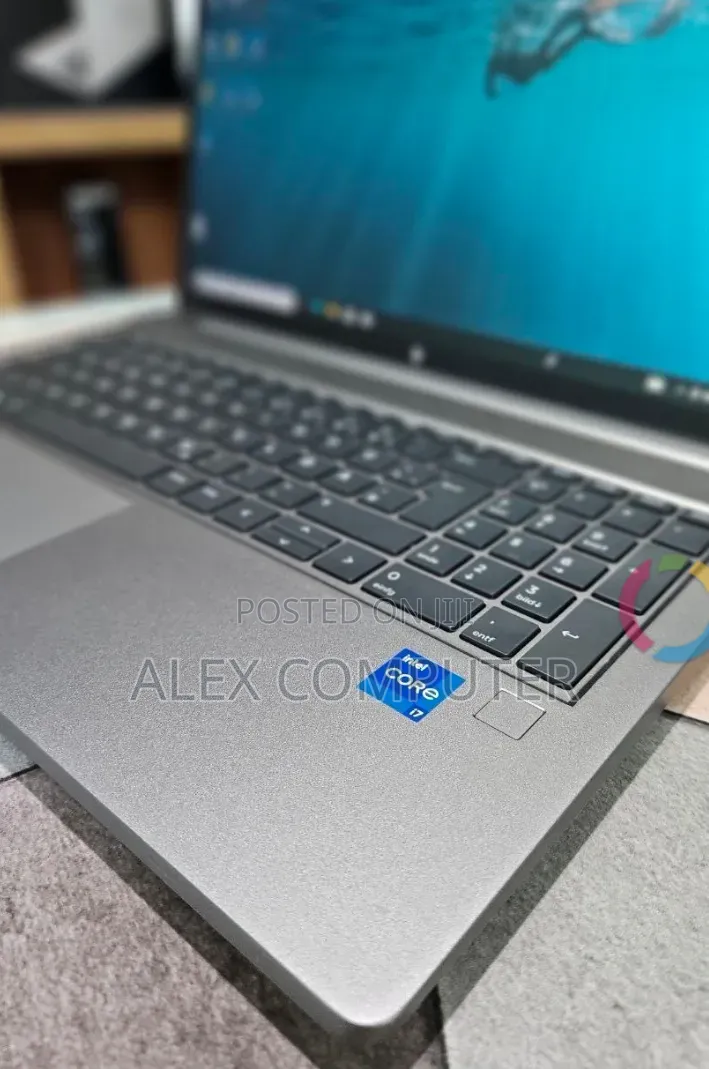 New Laptop HP ZBook Firefly G8 16GB Intel Core i7 SSD 1T