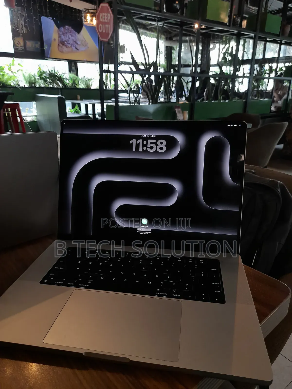 New Laptop Apple MacBook Pro 32GB Apple M1 Pro SSD 1T