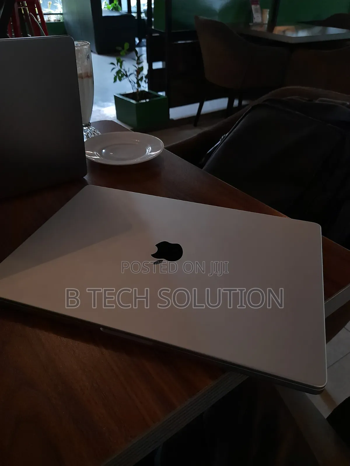 New Laptop Apple MacBook Pro 32GB Apple M1 Pro SSD 1T