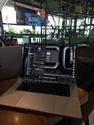New Laptop Apple MacBook Pro 32GB Apple M1 Pro SSD 1T