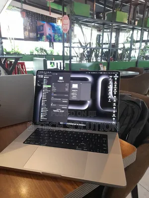 New Laptop Apple MacBook Pro 32GB Apple M1 Pro SSD 1T