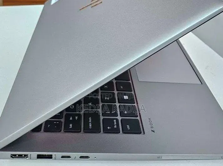 New Laptop HP ZBook Firefly 14 G10 16GB Intel Core i7 SSD 512GB