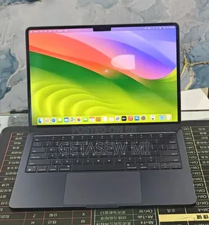 New Laptop Apple MacBook Air 2022 M2 8GB Apple M2 SSD 512GB