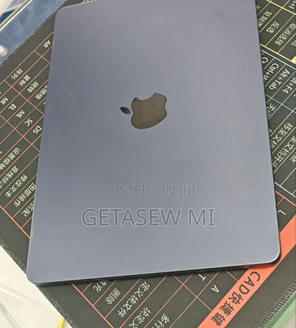 New Laptop Apple MacBook Air 2022 M2 8GB Apple M2 SSD 512GB