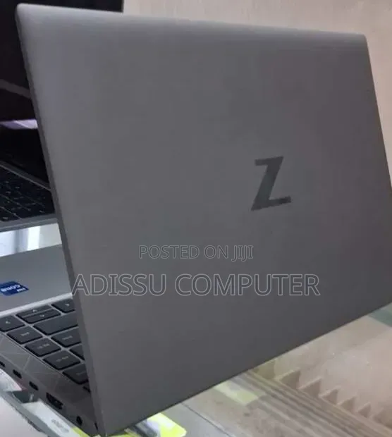 New Laptop HP ZBook Firefly G8 16GB Intel Core i7 SSD 512GB