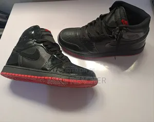 Jordan 1 Black