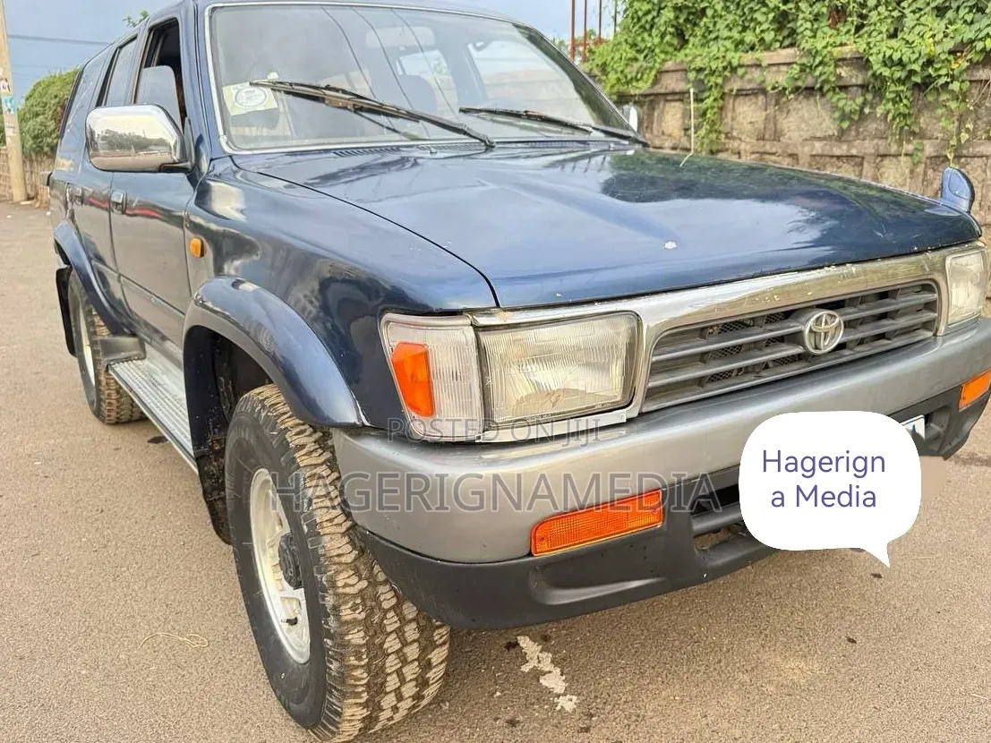 Toyota Hilux Surf 1992 Blue