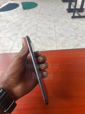 New Apple iPhone 8 Plus 64 GB Black