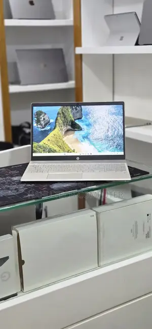New Laptop HP Pavilion 15 8GB Intel Core i5 SSD 512GB
