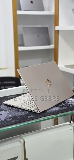 New Laptop HP Pavilion 15 8GB Intel Core i5 SSD 512GB