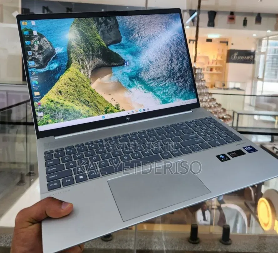New Laptop HP Pavilion 15 16GB Intel Core Ultra 7 SSD 512GB