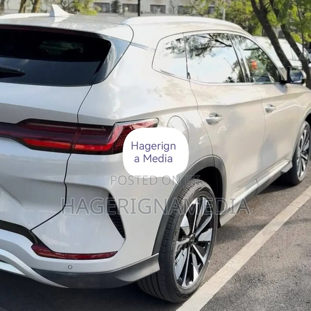 BYD Song Plus 2025 White