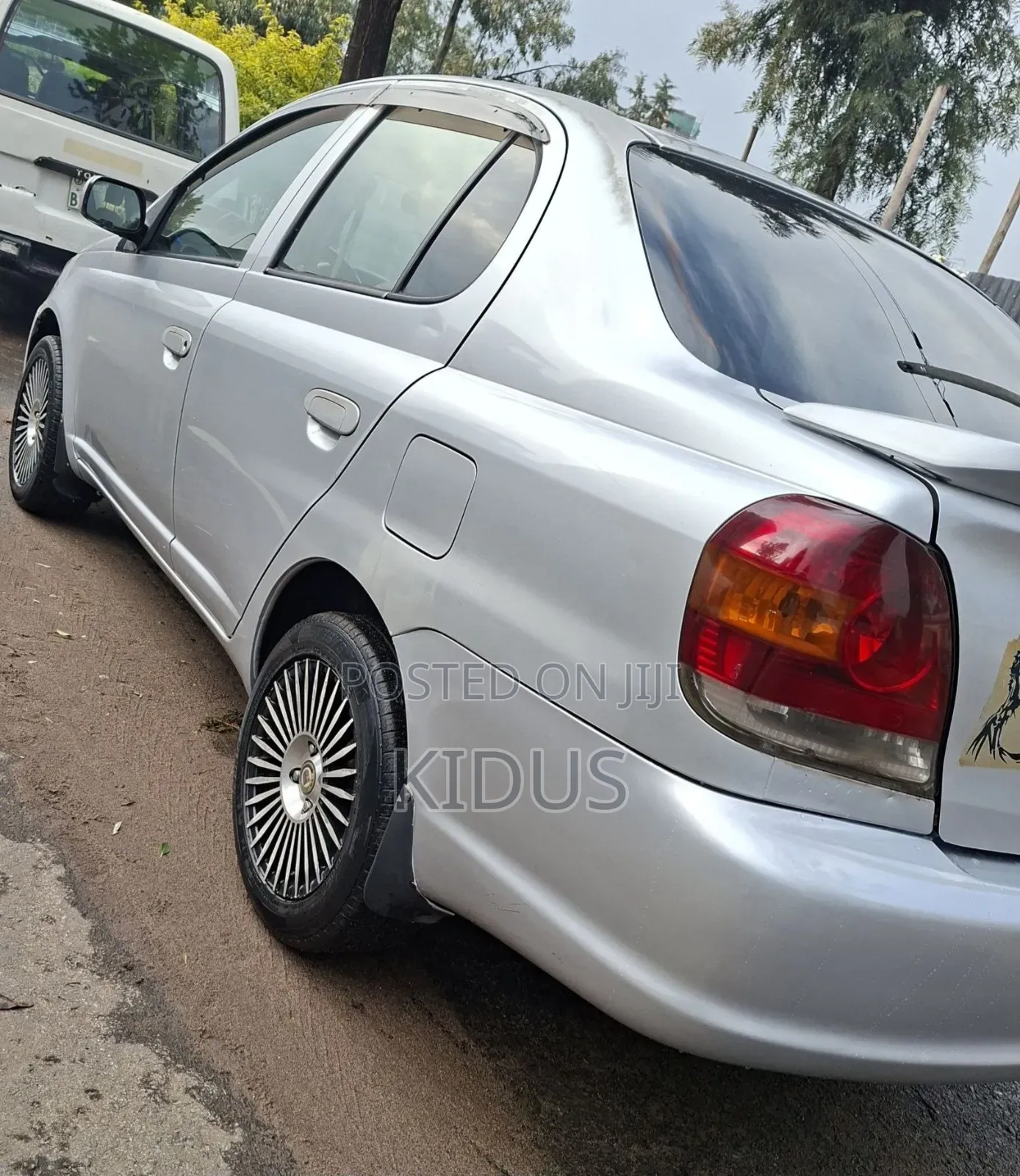Toyota Platz 2005 Silver