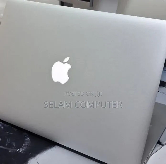 New Laptop Apple MacBook 2015 8GB Intel Core i5 SSD 256GB