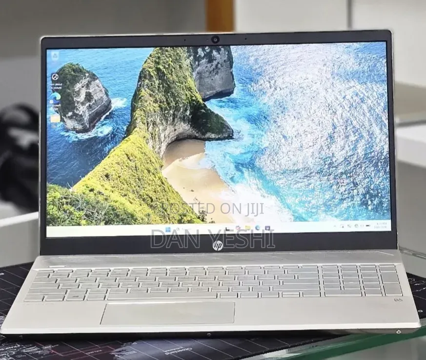New Laptop HP Pavilion 15 8GB Intel Core i5 SSD 512GB
