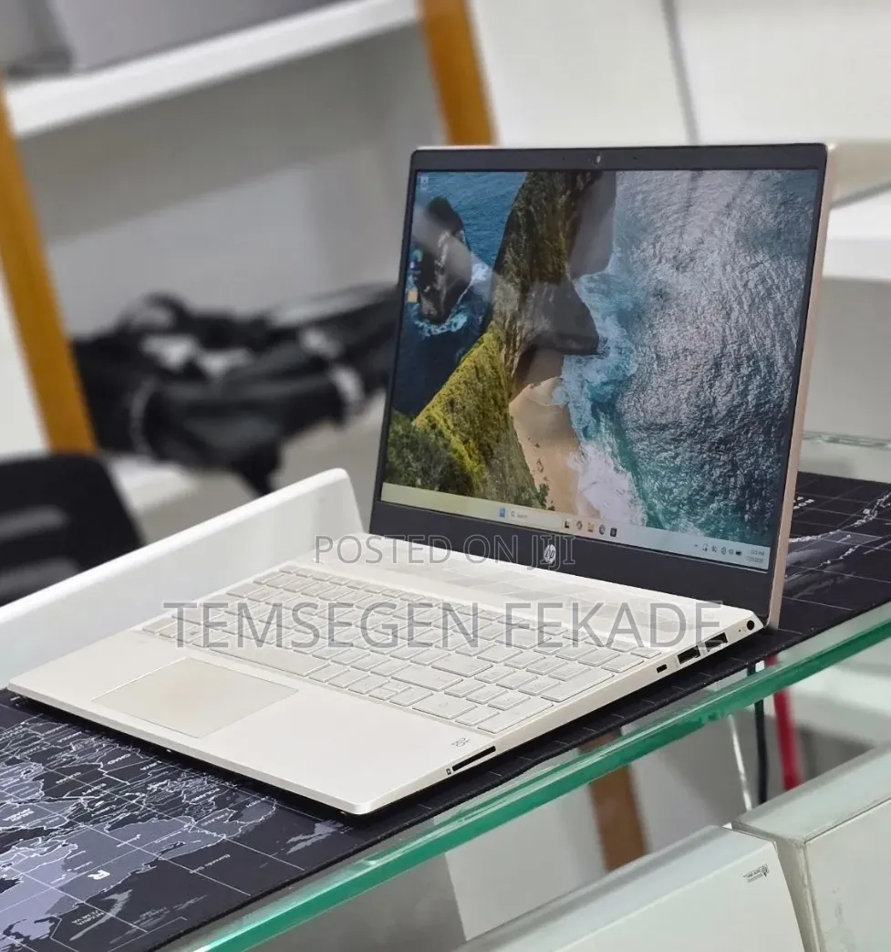 New Laptop HP Pavilion 15 8GB Intel Core i5 SSD 512GB