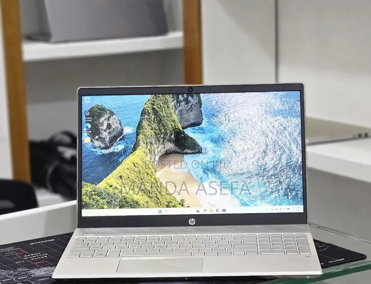 New Laptop HP Pavilion 15 8GB Intel Core i5 SSD 512GB