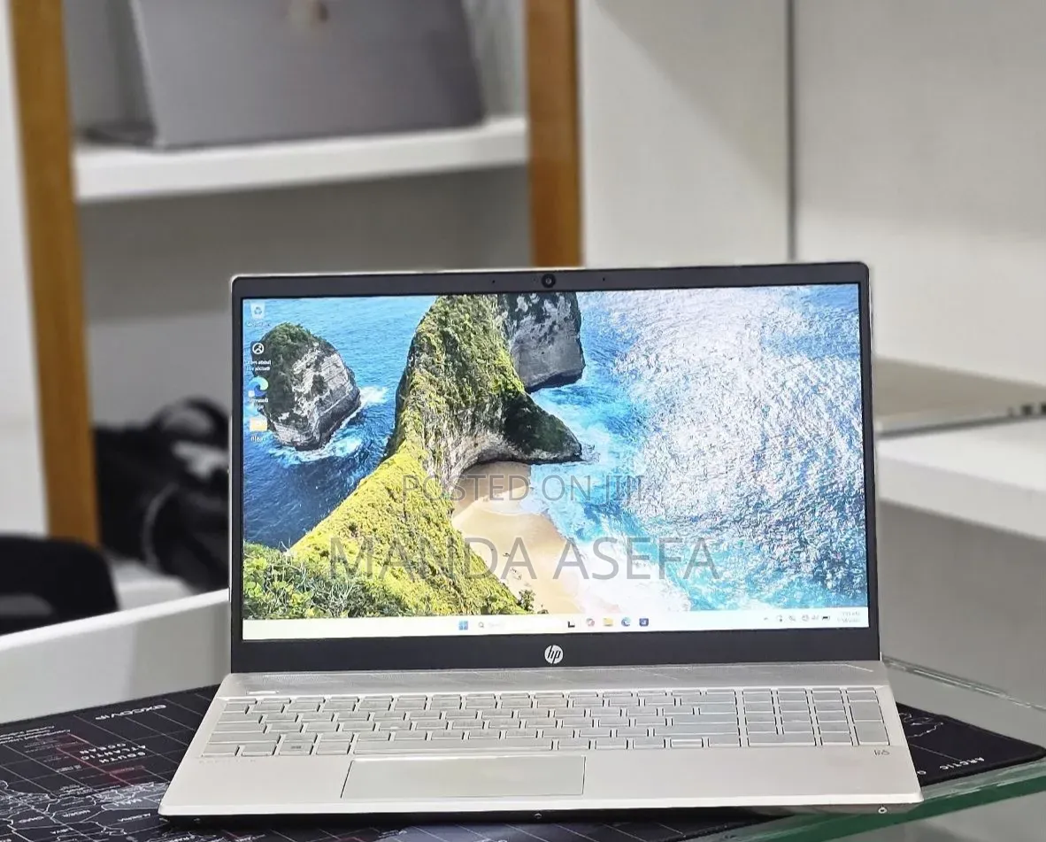 New Laptop HP Pavilion 15 8GB Intel Core i5 SSD 512GB
