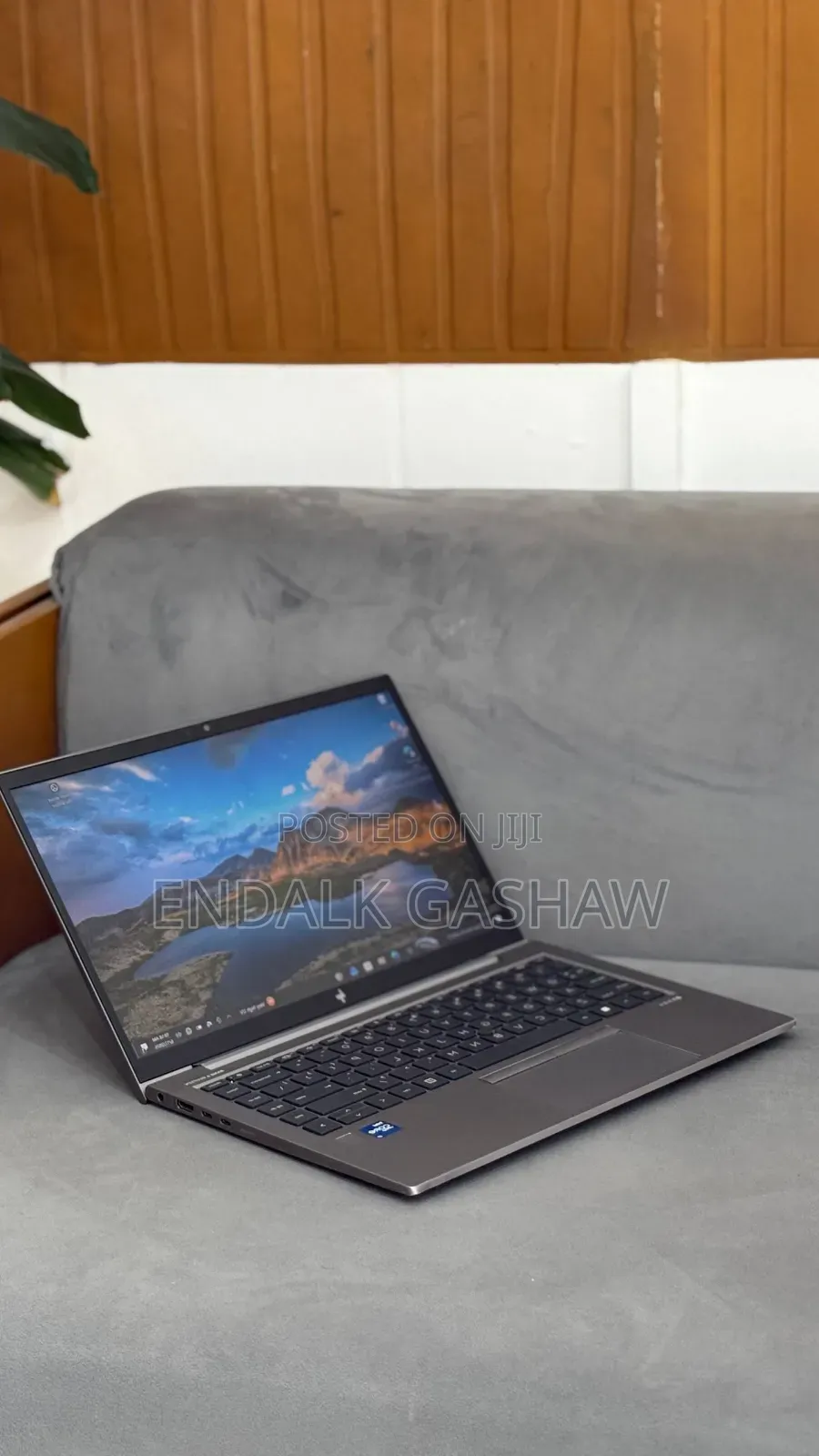 New Laptop HP ZBook Firefly G8 16GB Intel Core i7 SSD 512GB
