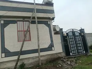 8bdrm House in Dukem Gabriel Sefar, East Shewa for sale