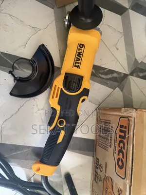 Dewalt Angle Gender 1600W