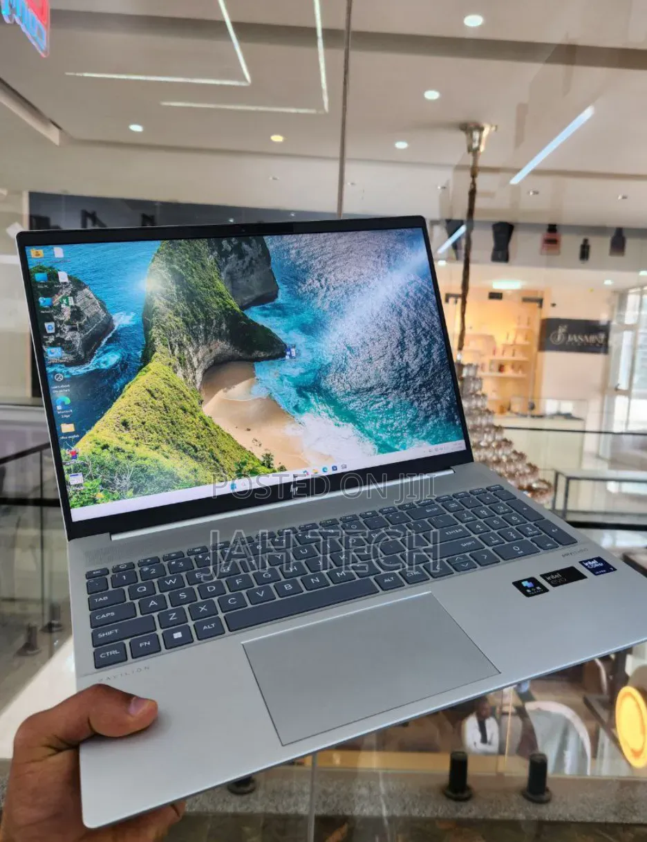 New Laptop HP Pavilion 15 16GB Intel Core Ultra 7 SSD 512GB