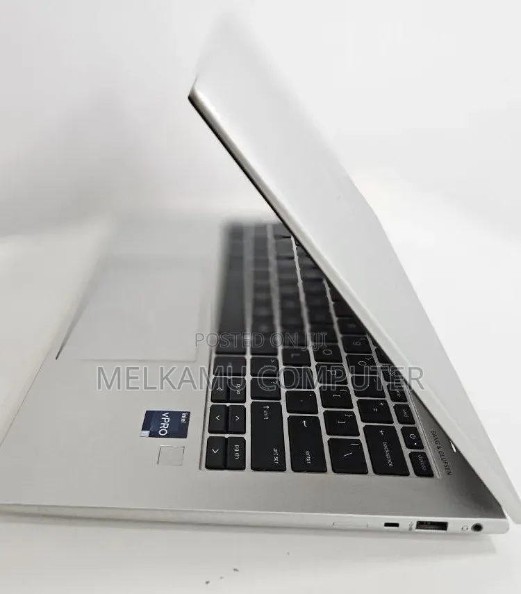 New Laptop HP EliteBook 840 G9 16GB Intel Core i5 SSD 512GB