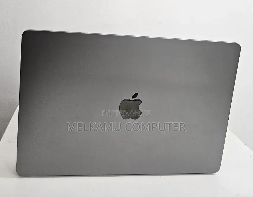 New Laptop Apple MacBook Air 2024 M3 8GB Apple M3 SSD 512GB