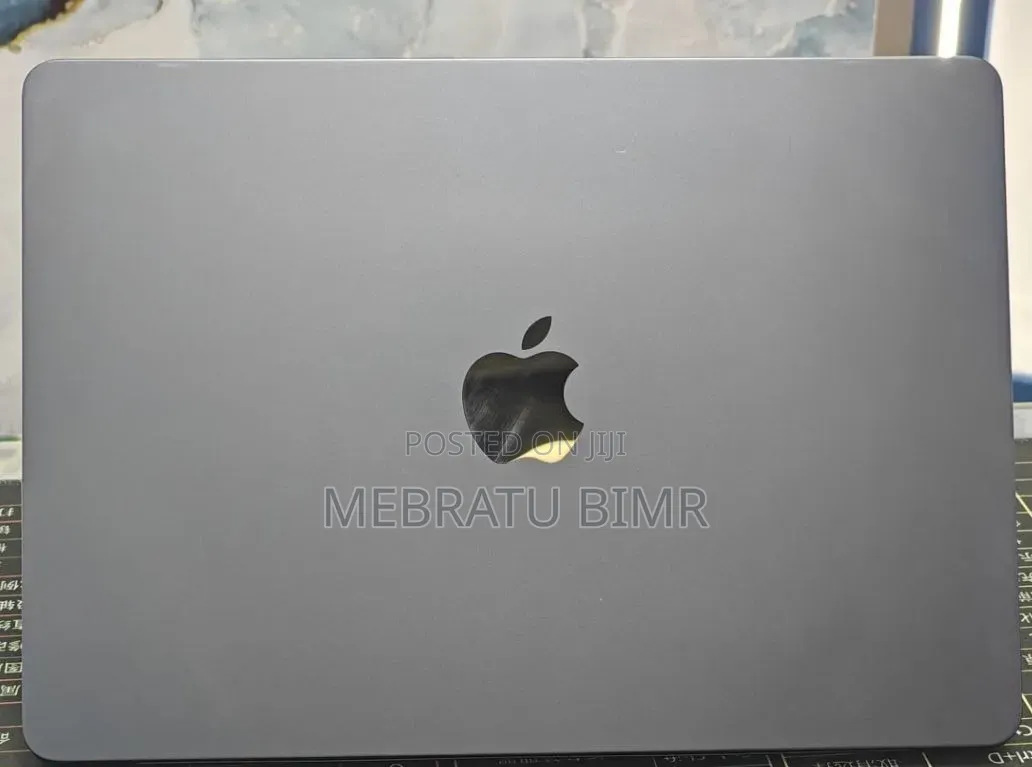 New Laptop Apple MacBook Air 2022 M2 8GB Apple M2 SSD 512GB