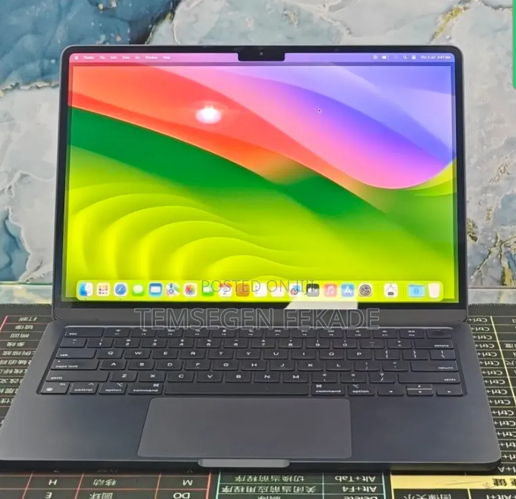 New Laptop Apple MacBook Air 2022 M2 8GB Apple M2 SSD 512GB