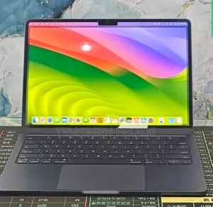 New Laptop Apple MacBook Air 2022 M2 8GB Apple M2 SSD 512GB