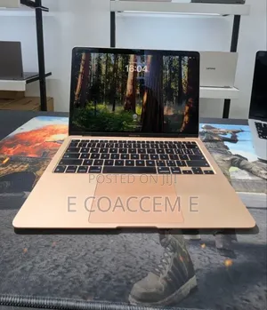 New Laptop Apple MacBook 8GB Apple M1 SSD 256GB