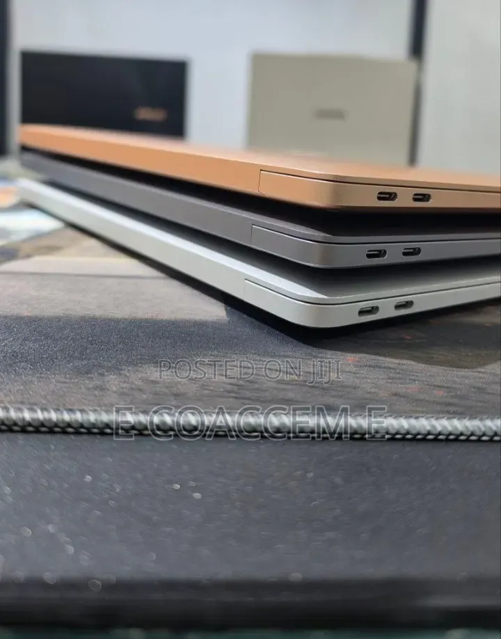 New Laptop Apple MacBook 8GB Apple M1 SSD 256GB