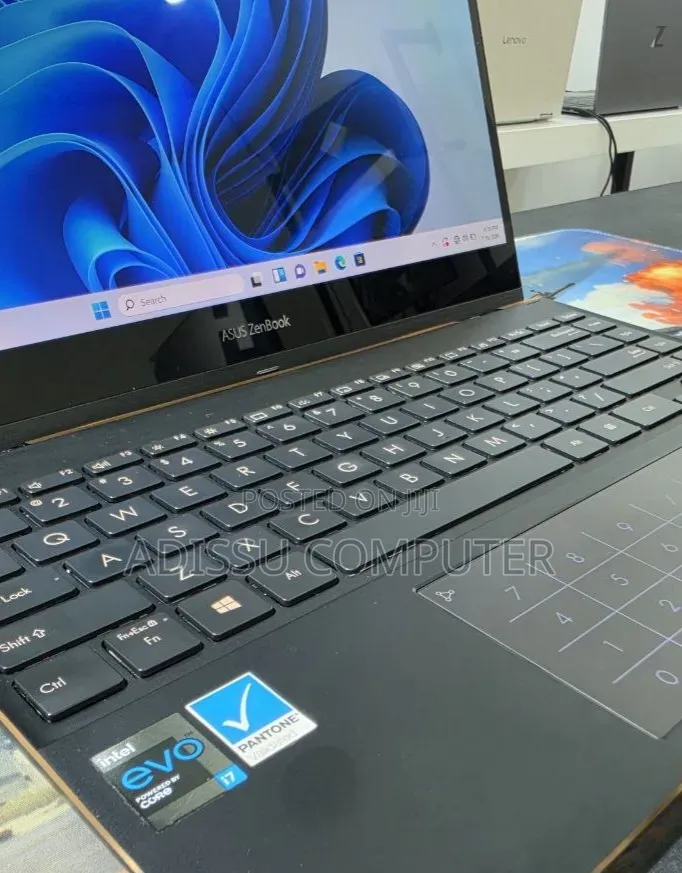 New Laptop HP 16GB Intel Core i7 SSD 512GB