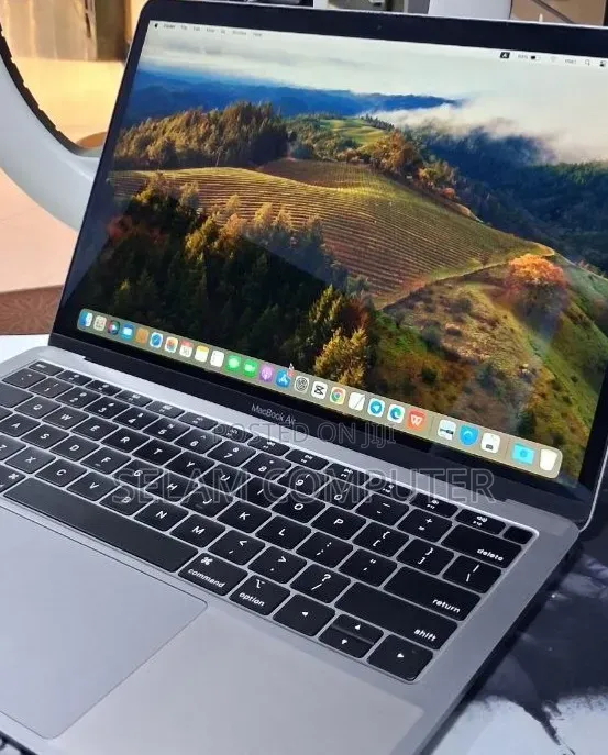 New Laptop Apple MacBook Pro 2019 8GB Intel Core i5 SSD 128GB