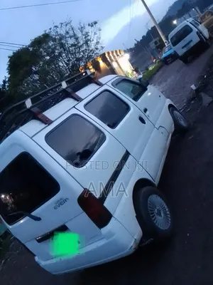 Suzuki Every Wagon 2005 White