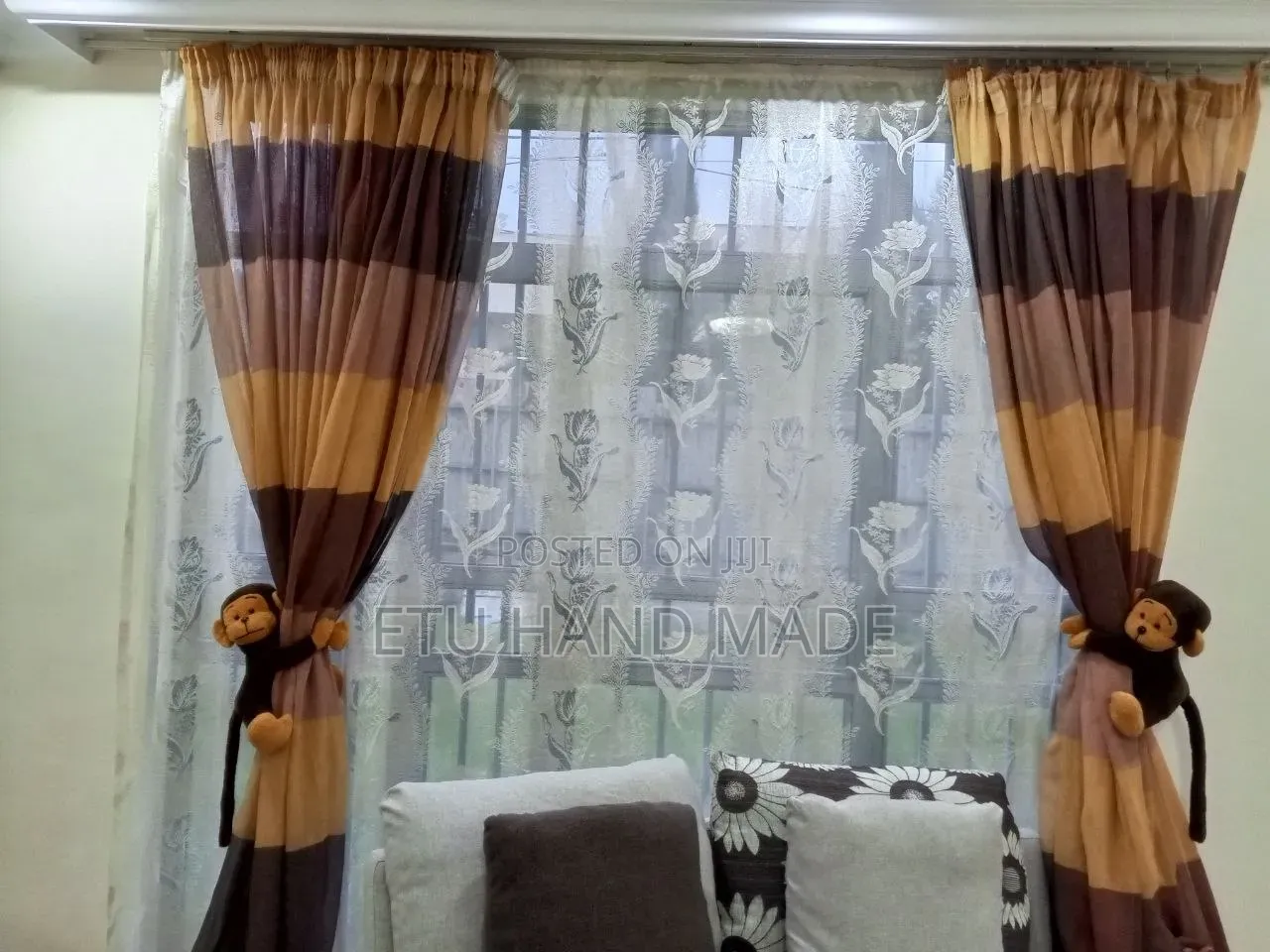 Curtain Holder