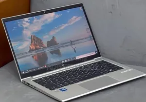 New Laptop HP EliteBook 830 G8 8GB Intel Core i5 SSD 512GB