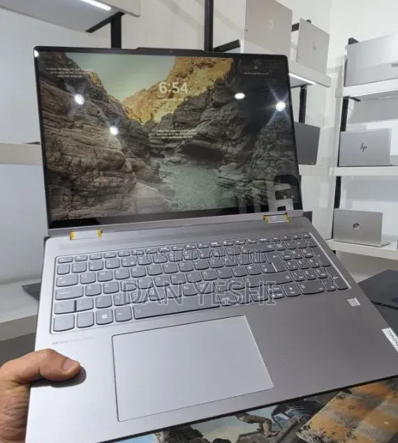 New Laptop Lenovo 16GB AMD Ryzen 7 SSD 512GB