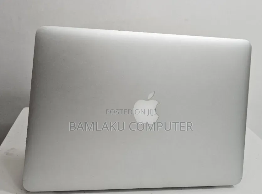 New Laptop Apple MacBook Pro 2015 8GB Intel Core i5 SSD 128GB