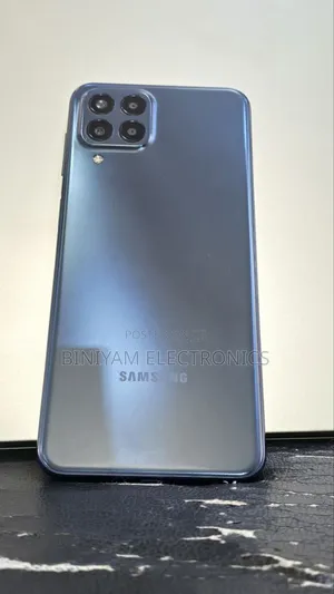 New Samsung Galaxy M33 5G 128 GB Blue