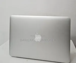 New Laptop Apple MacBook Pro 2015 8GB Intel Core i7 SSD 256GB
