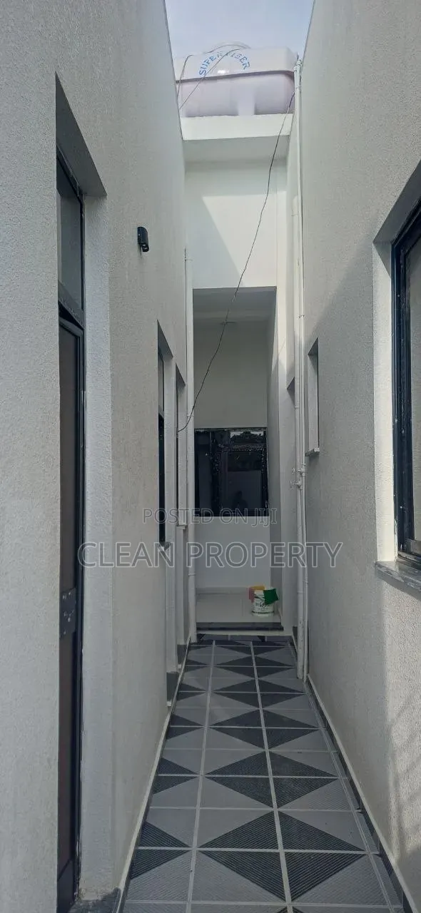2bdrm House in Clean Properties, Bole for rent