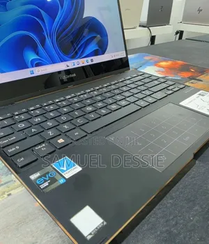 New Laptop Asus ZenBook Flip 14 UX461UA 16GB Intel Core i7 SSD 512GB